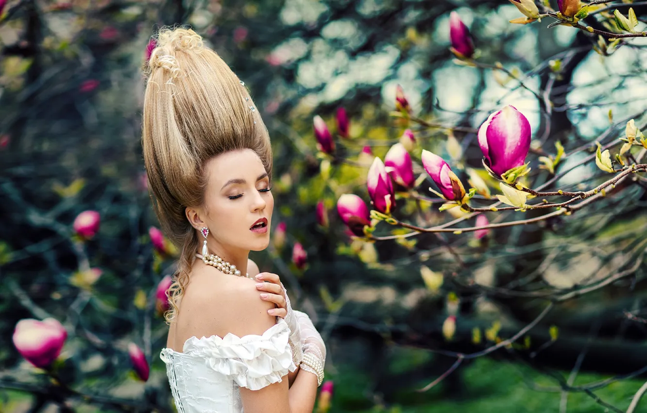 Photo wallpaper trees, flowers, branches, nature, pose, style, model, hands