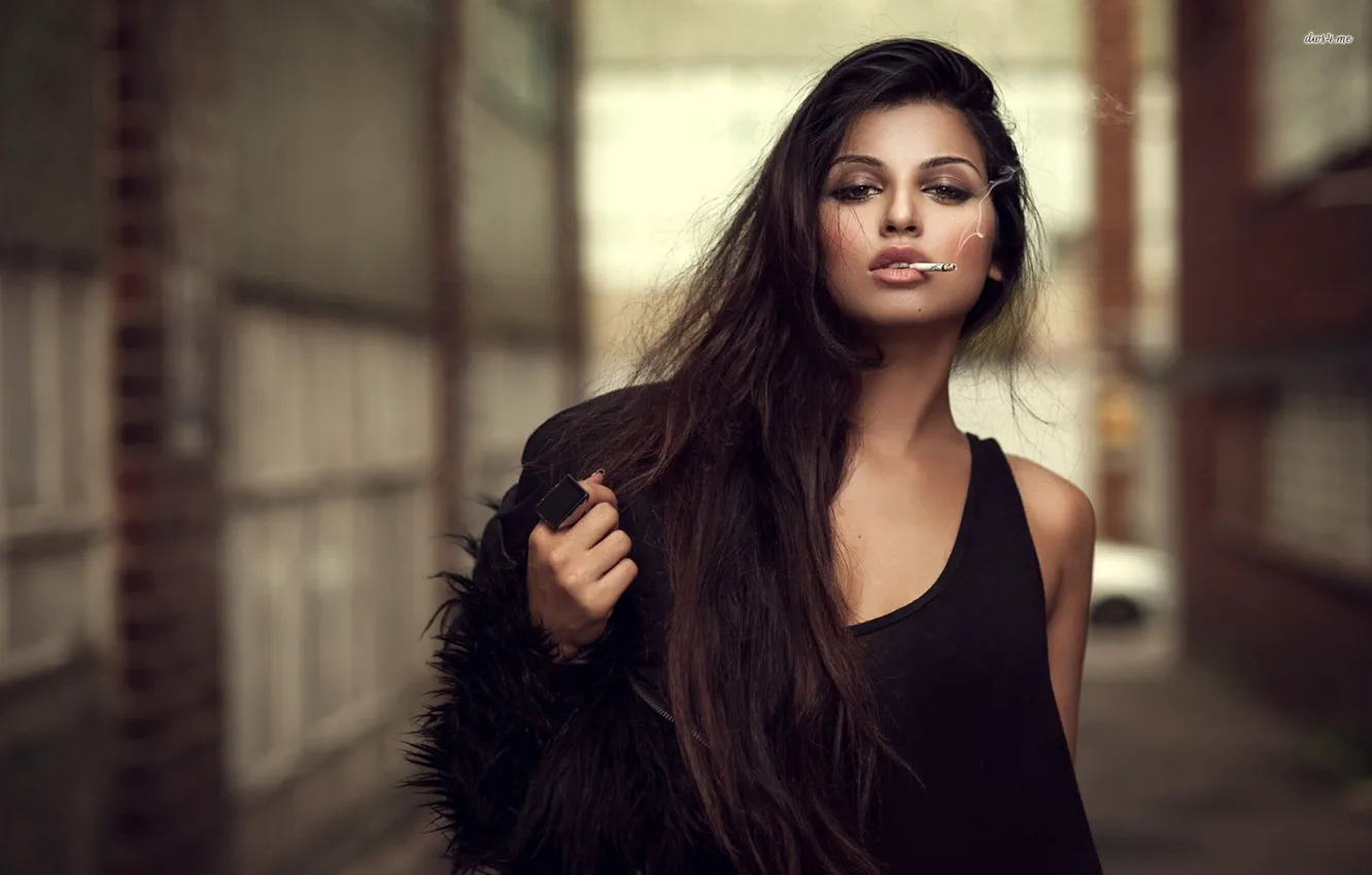 Photo wallpaper girl, the city, smokes