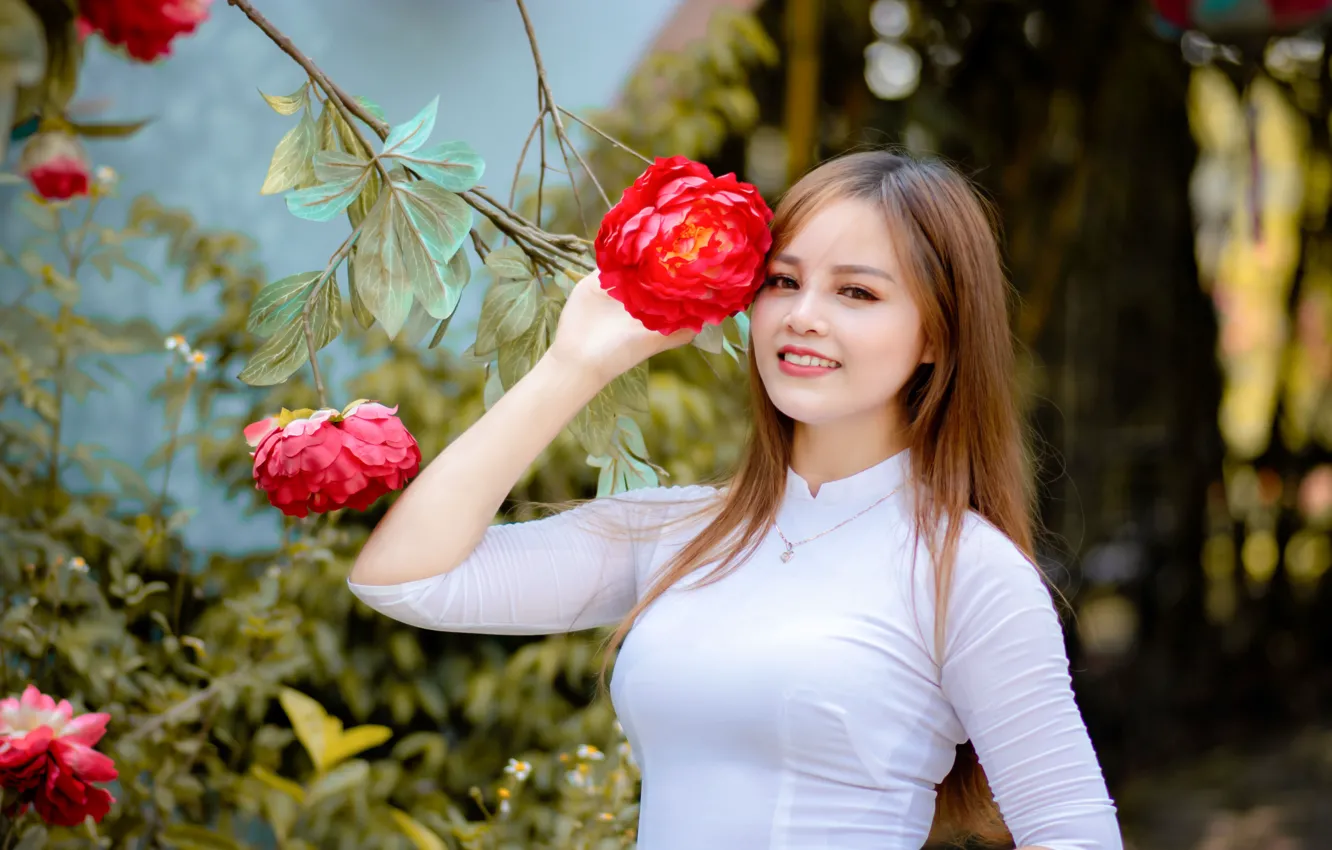 Photo wallpaper flowers, pose, smile, model