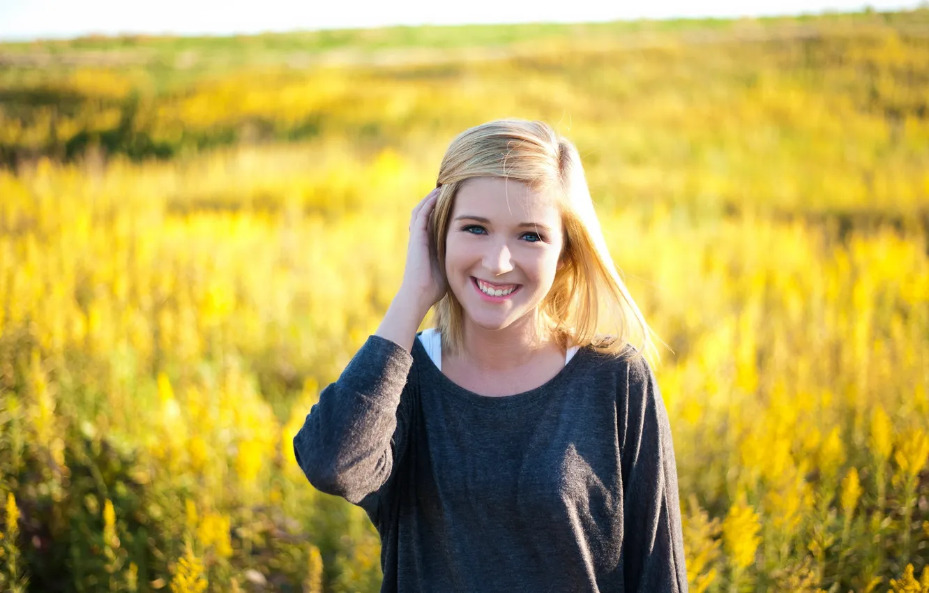 Photo wallpaper girl, light, smile, mood