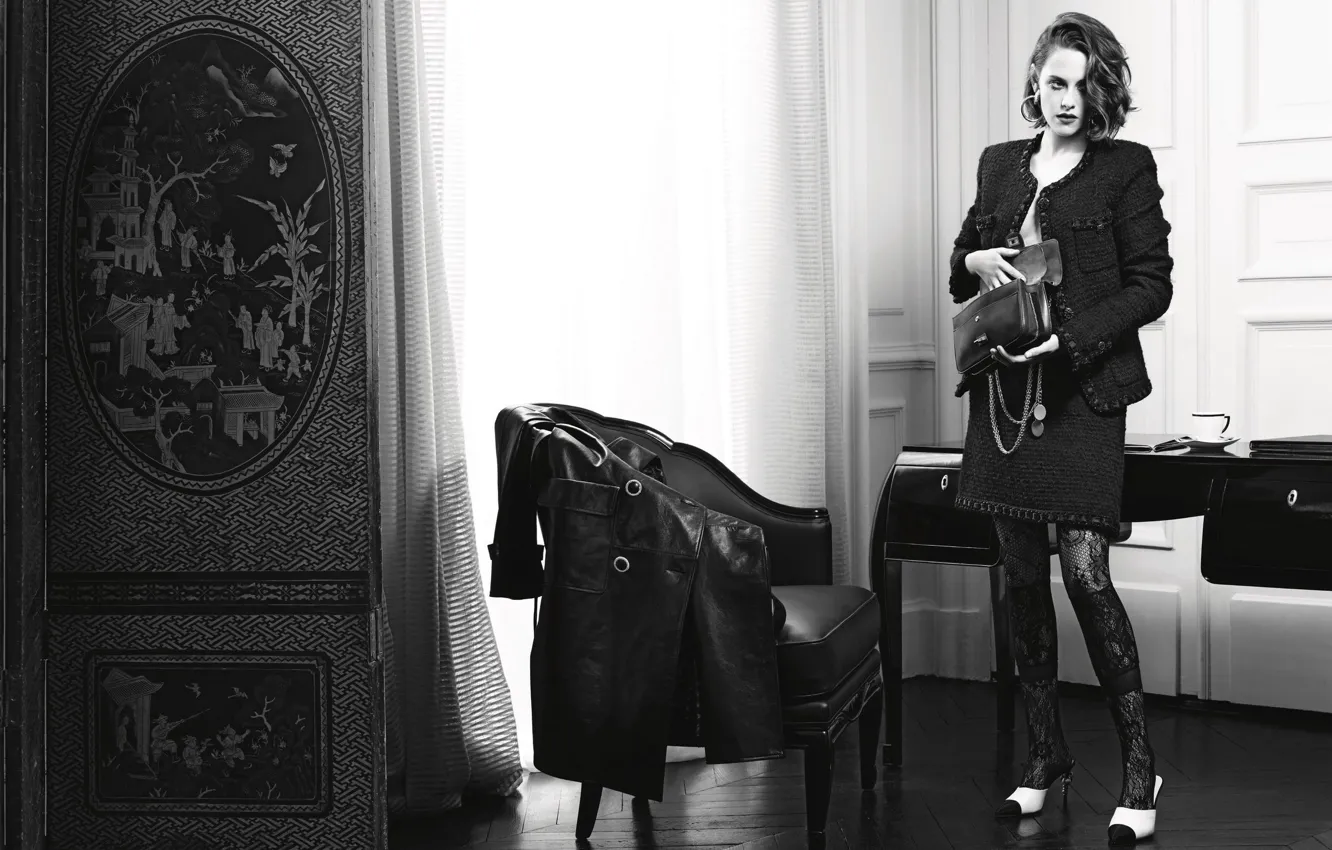 Photo wallpaper photo, table, room, model, chair, actress, hairstyle, costume