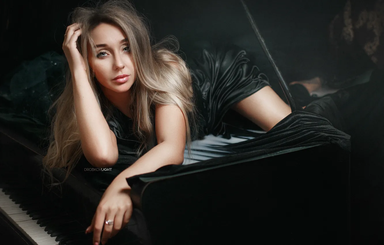 Photo wallpaper look, girl, pose, piano, long hair, Alexander Drobkov-Light, Daria Herman