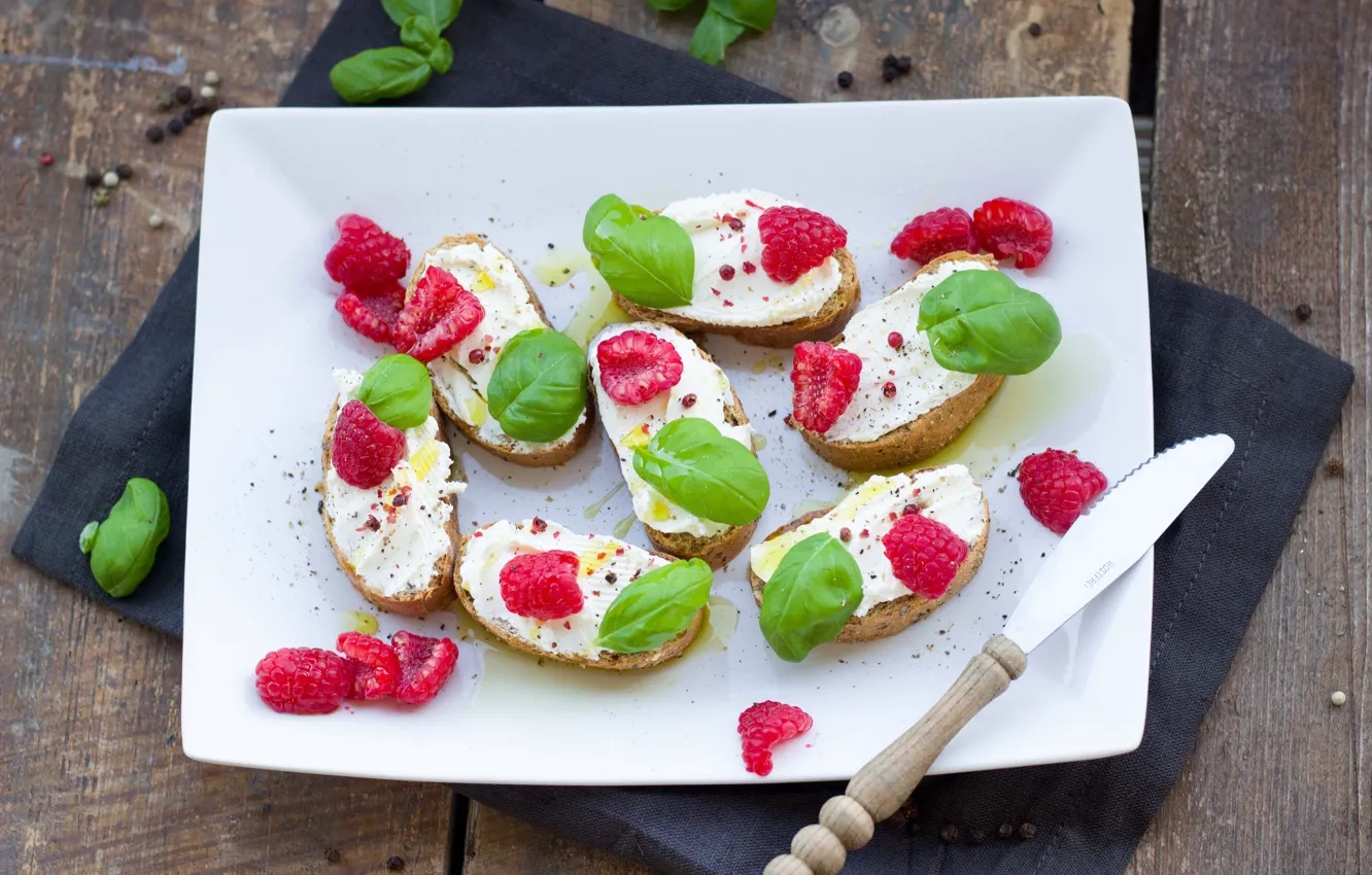 Photo wallpaper raspberry, food, plate, bread, sandwiches, arugula