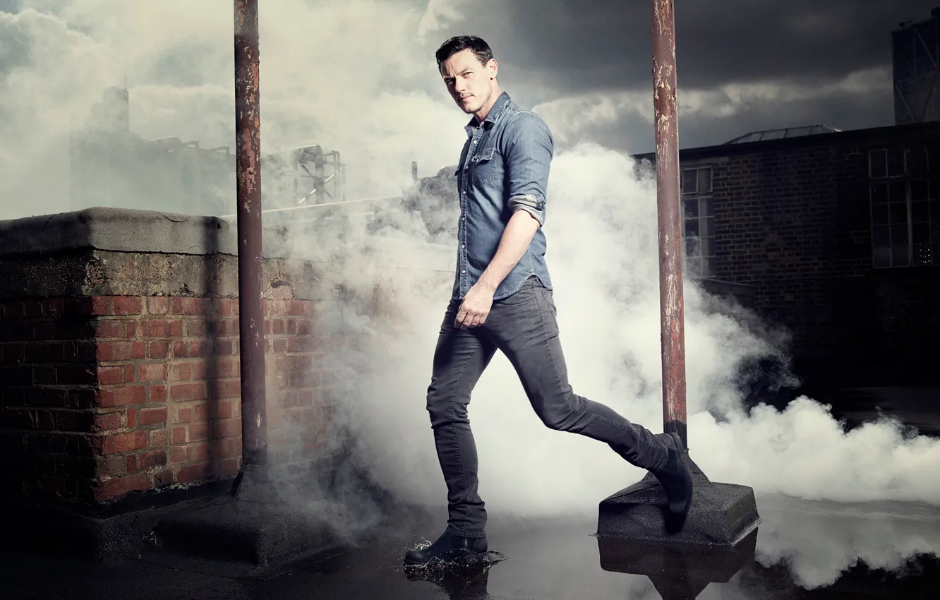 Photo wallpaper photoshoot, Luke Evans, Luke Evans