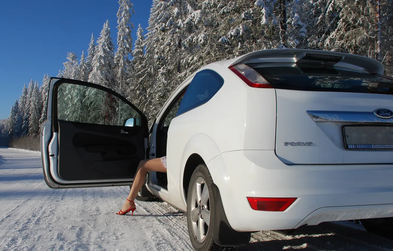 Photo wallpaper Ford, Winter, Girl, White, Trees, Leg, Focus