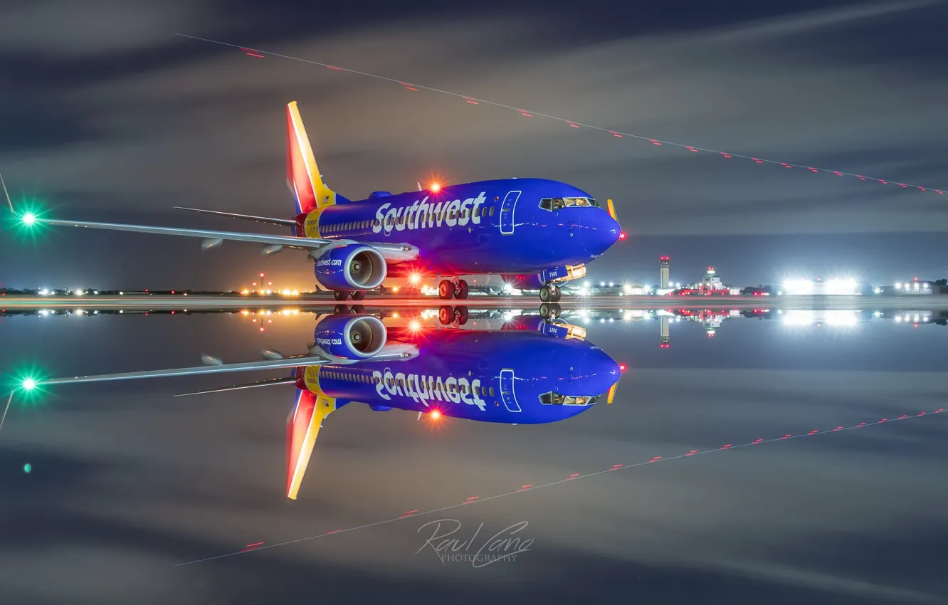 Photo wallpaper night, airport, the plane