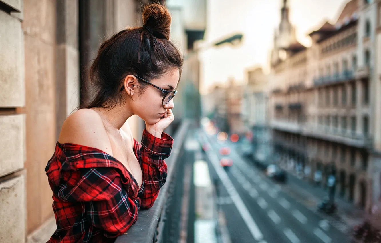 Photo wallpaper beautiful girl, glasses, Delaia Gonzalez, looking down