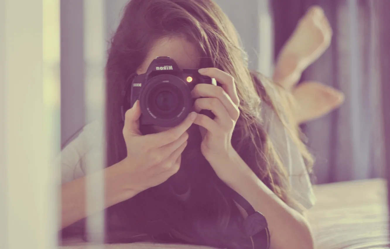 Photo wallpaper girl, pose, camera, the camera, lies, photographs
