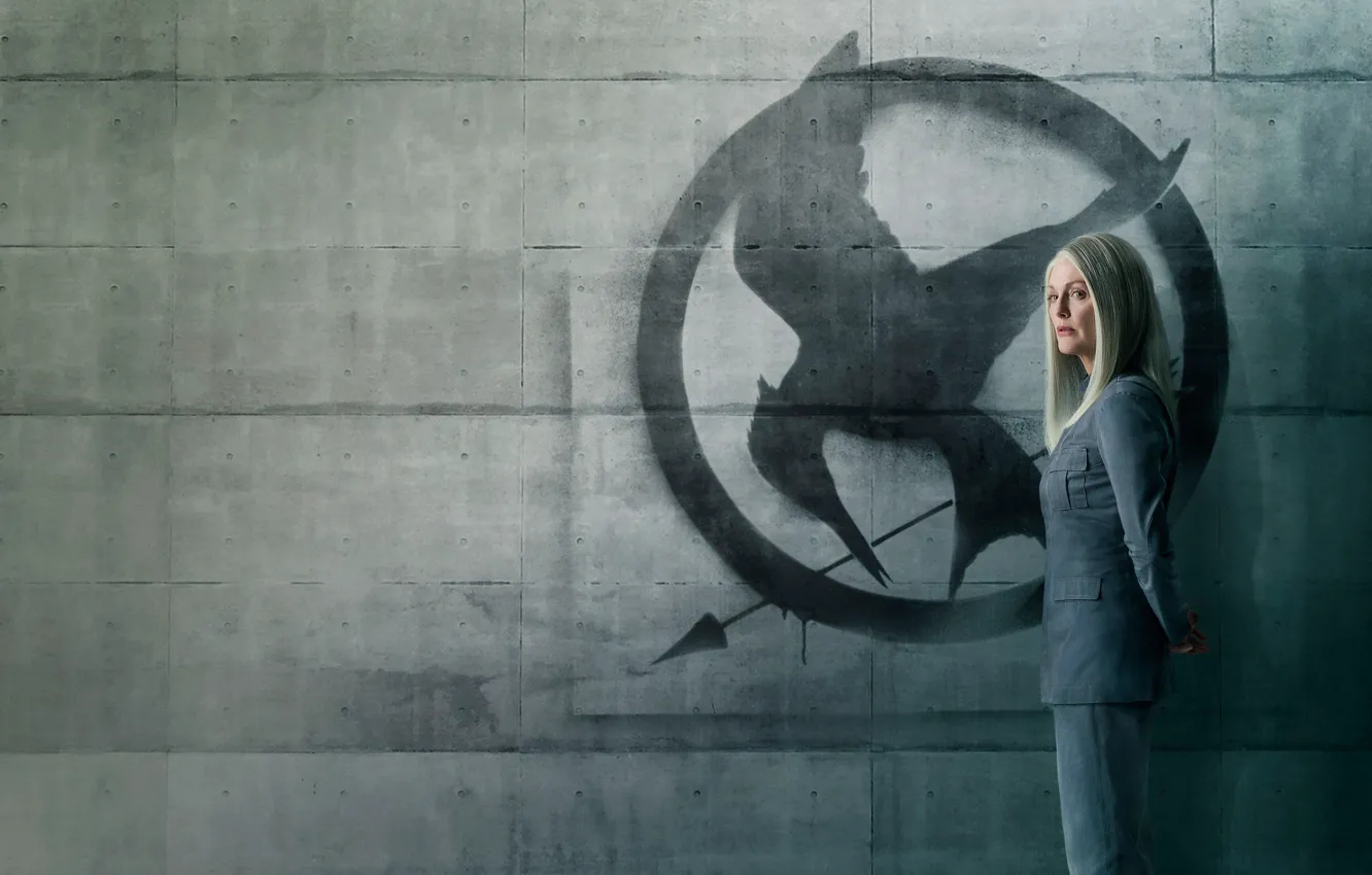Photo wallpaper logo, Julianne Moore, Mockingjay