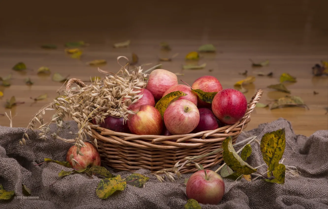 Photo wallpaper basket, apples, ears