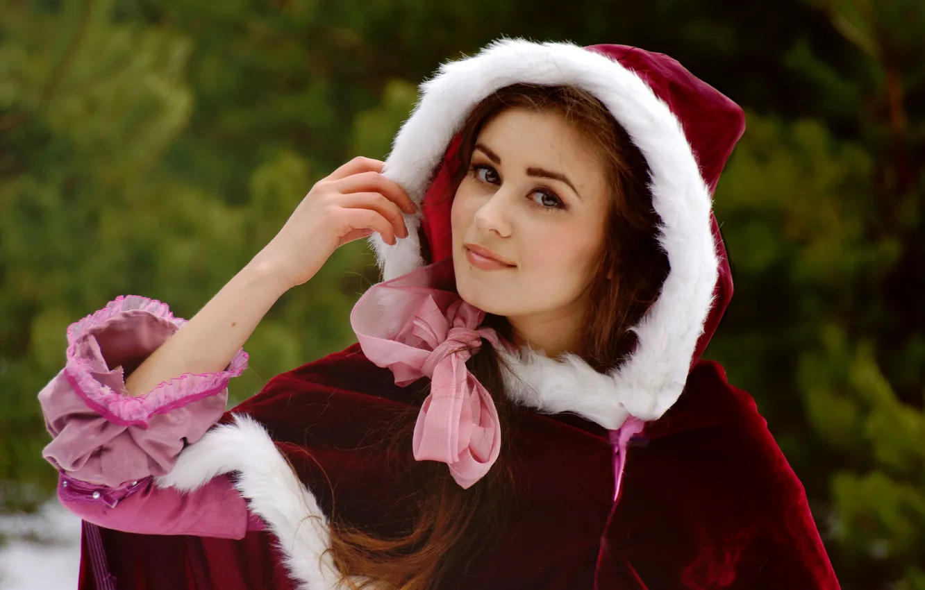 Photo wallpaper greens, look, girl, smile, brown hair, cloak, bow, brown-eyed