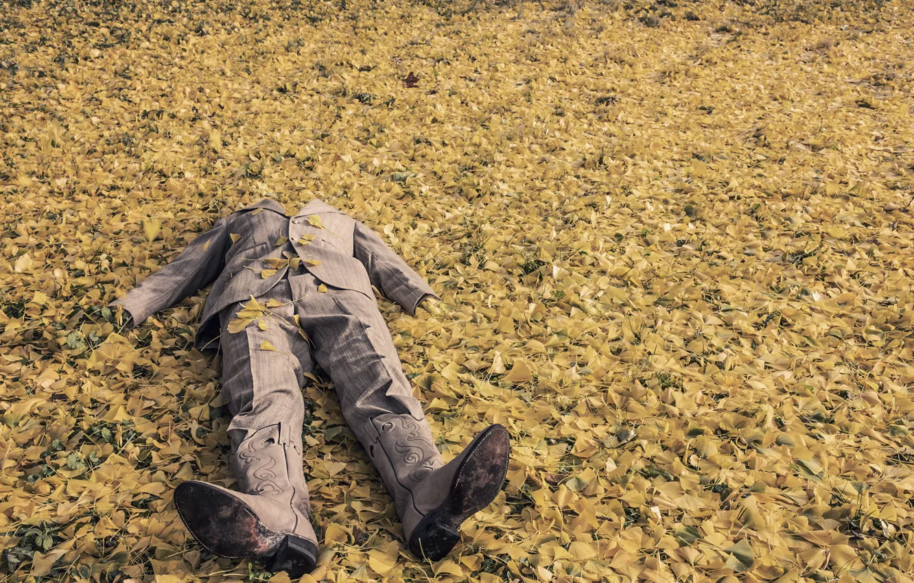 Photo wallpaper autumn, leaves, foliage, man, boots, costume, lies, the leaves of the trees