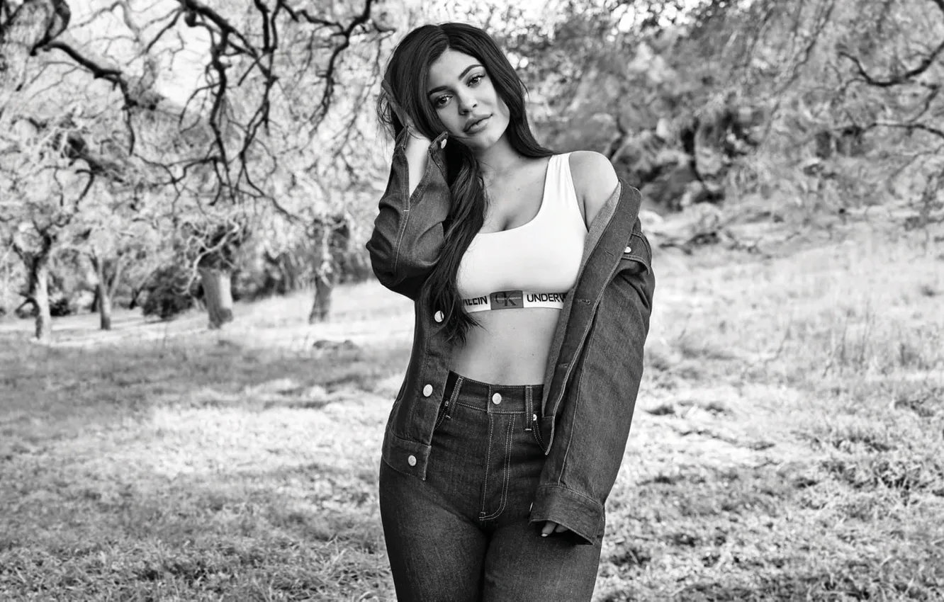 Photo wallpaper black and white, celebrity, Kylie Jenner