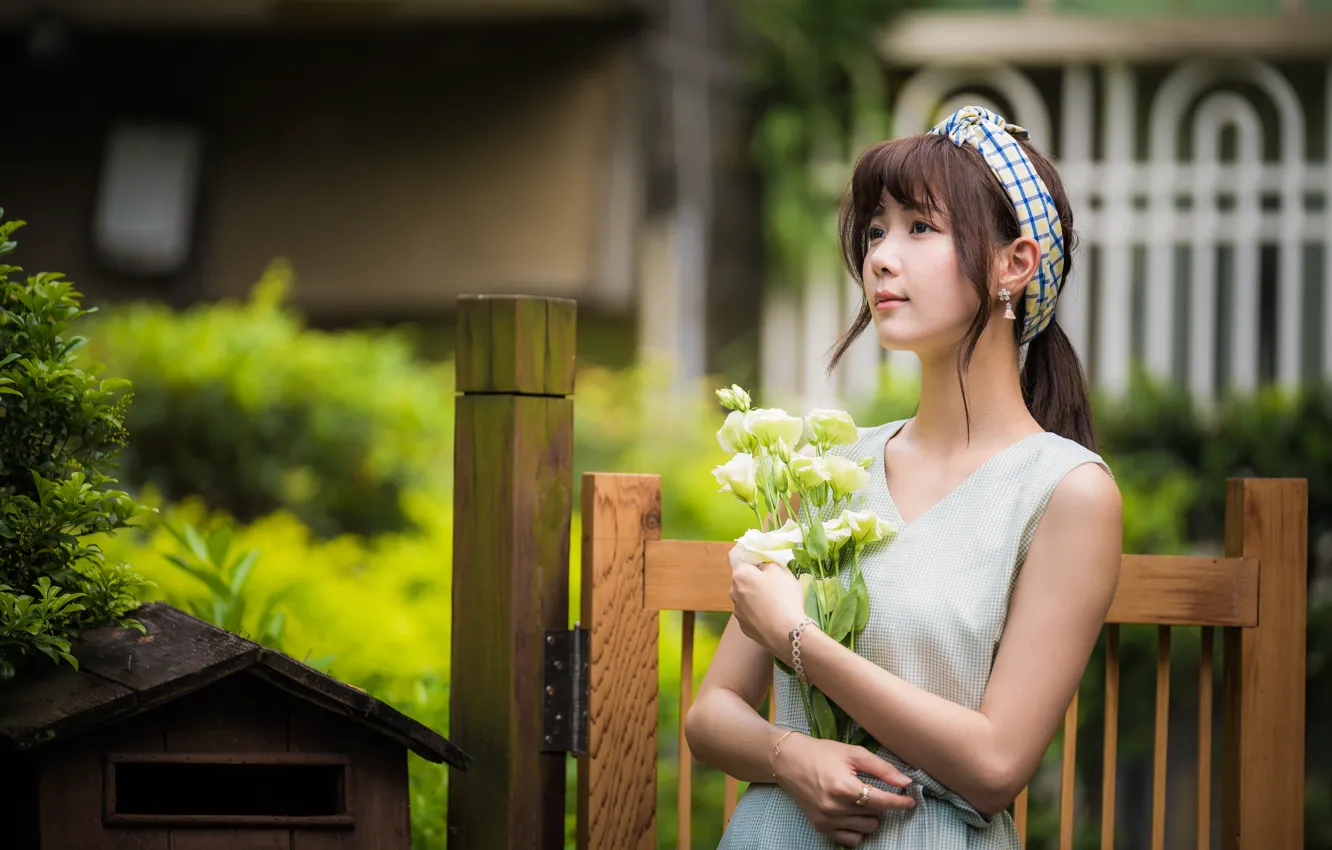 Photo wallpaper girl, flowers, bouquet, Asian, cutie