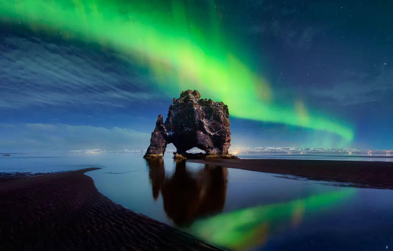 Photo wallpaper beach, the sky, stars, night, shore, Northern lights, Iceland, Hvitserkur