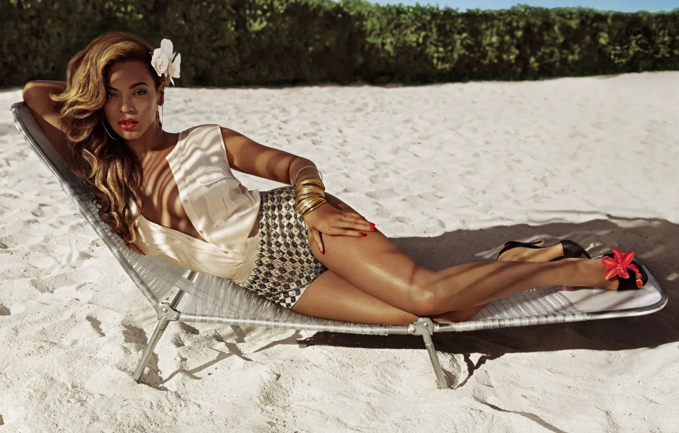 Photo wallpaper beach, summer, girl, stay, shorts, lies, Beyonce Knowles, Beyonce