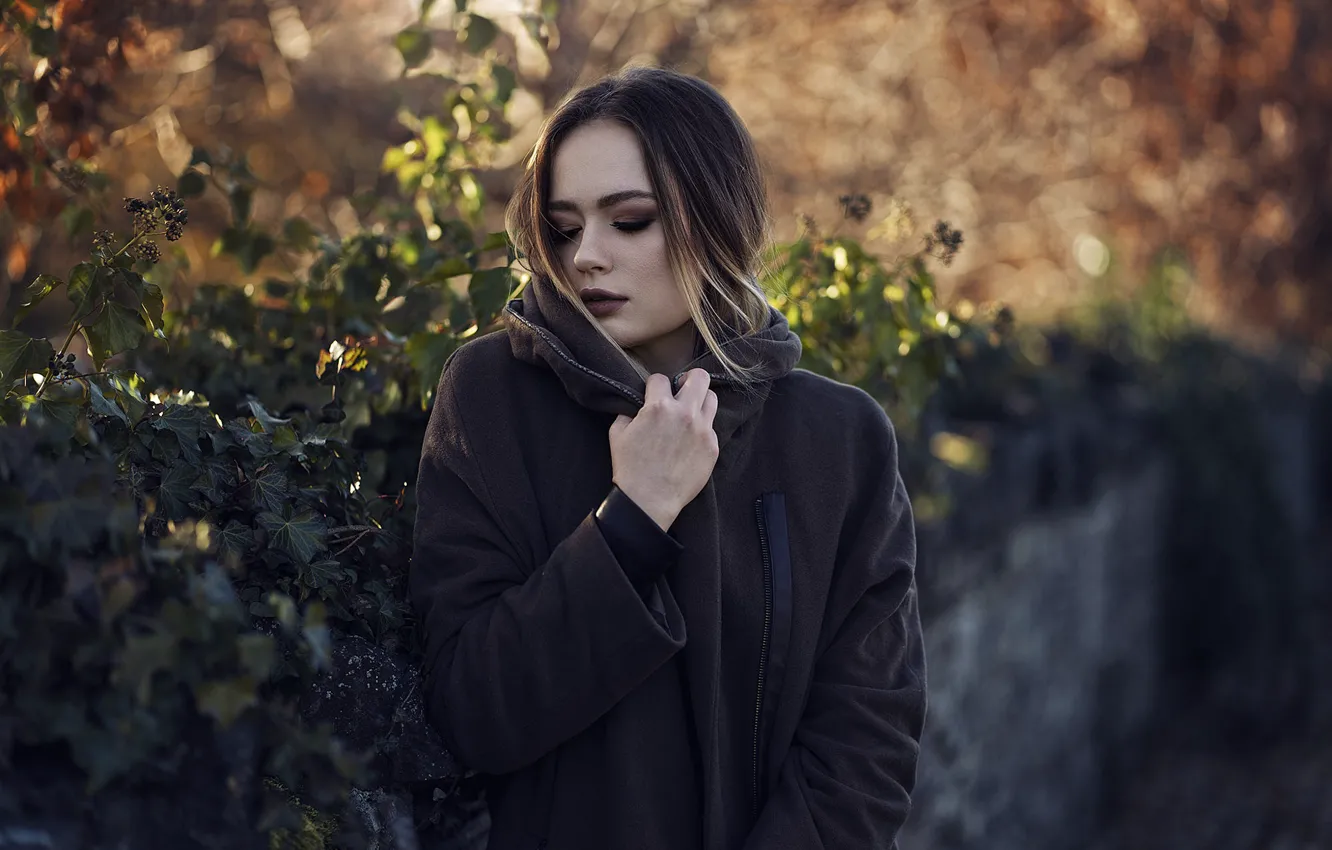 Photo wallpaper girl, makeup, brown hair, coat, the bushes