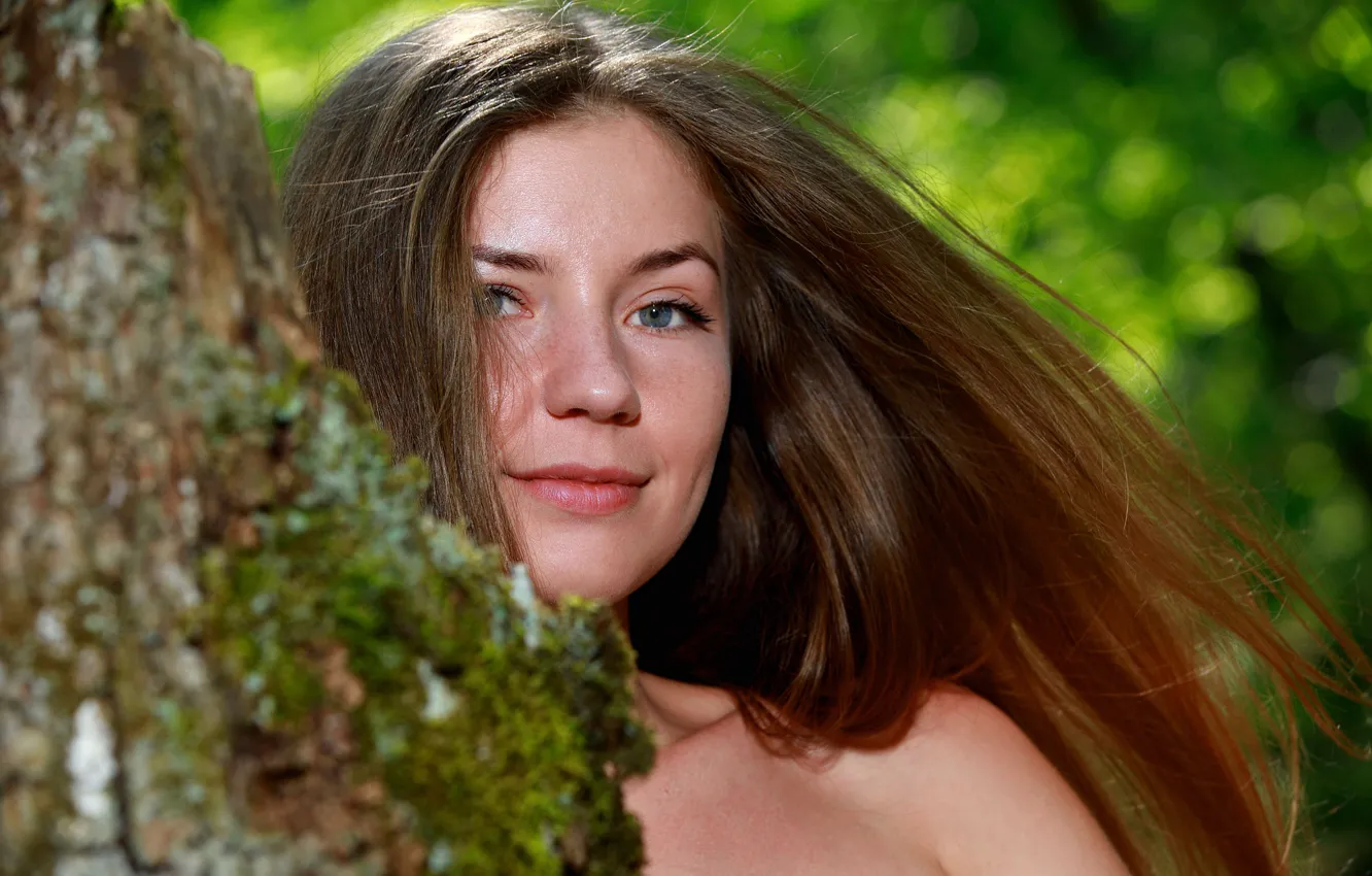 Photo wallpaper forest, smile, tree, brunette, look, wind, grin, Met-Art