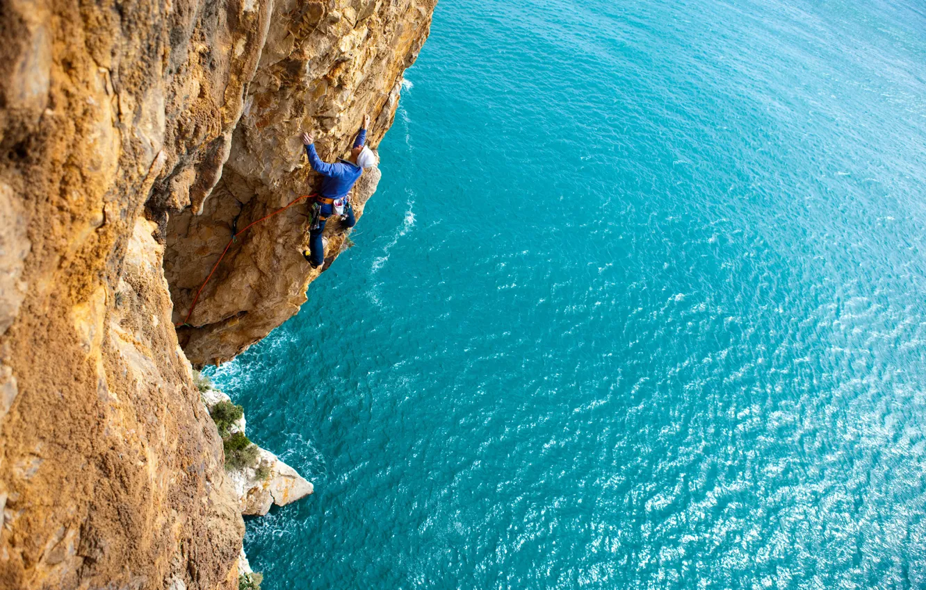 Photo wallpaper sea, rocks, rock, climber