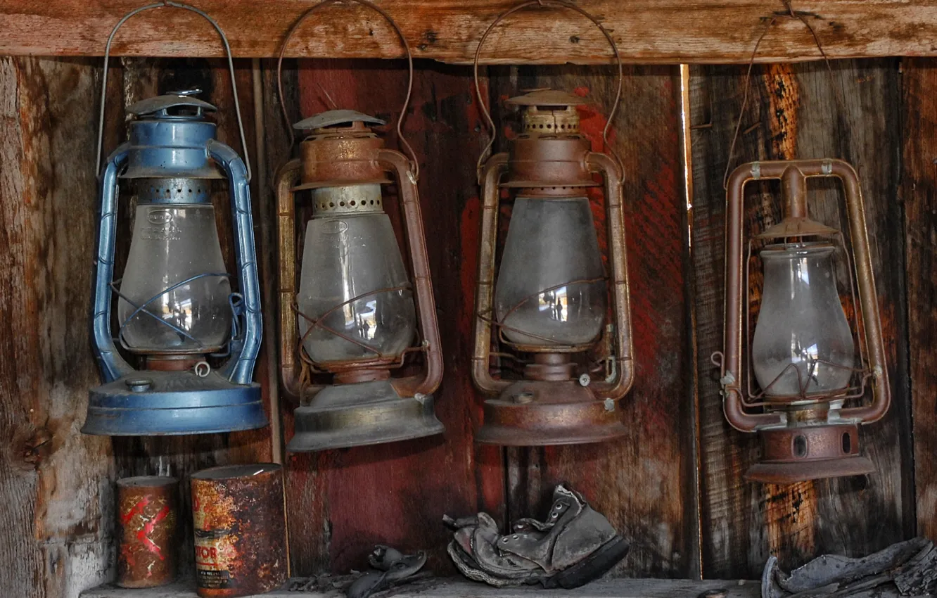 Photo wallpaper dirt, wall, lamps kerosene