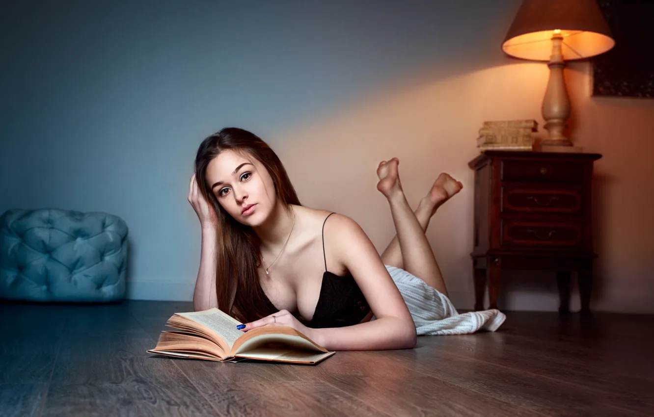 Photo wallpaper neckline, book, legs, Daniela, Vasile Tiganas