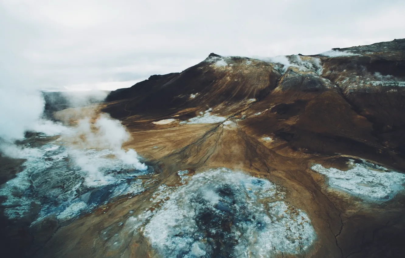 Photo wallpaper mountains, smoke, couples, Iceland, the view from the top