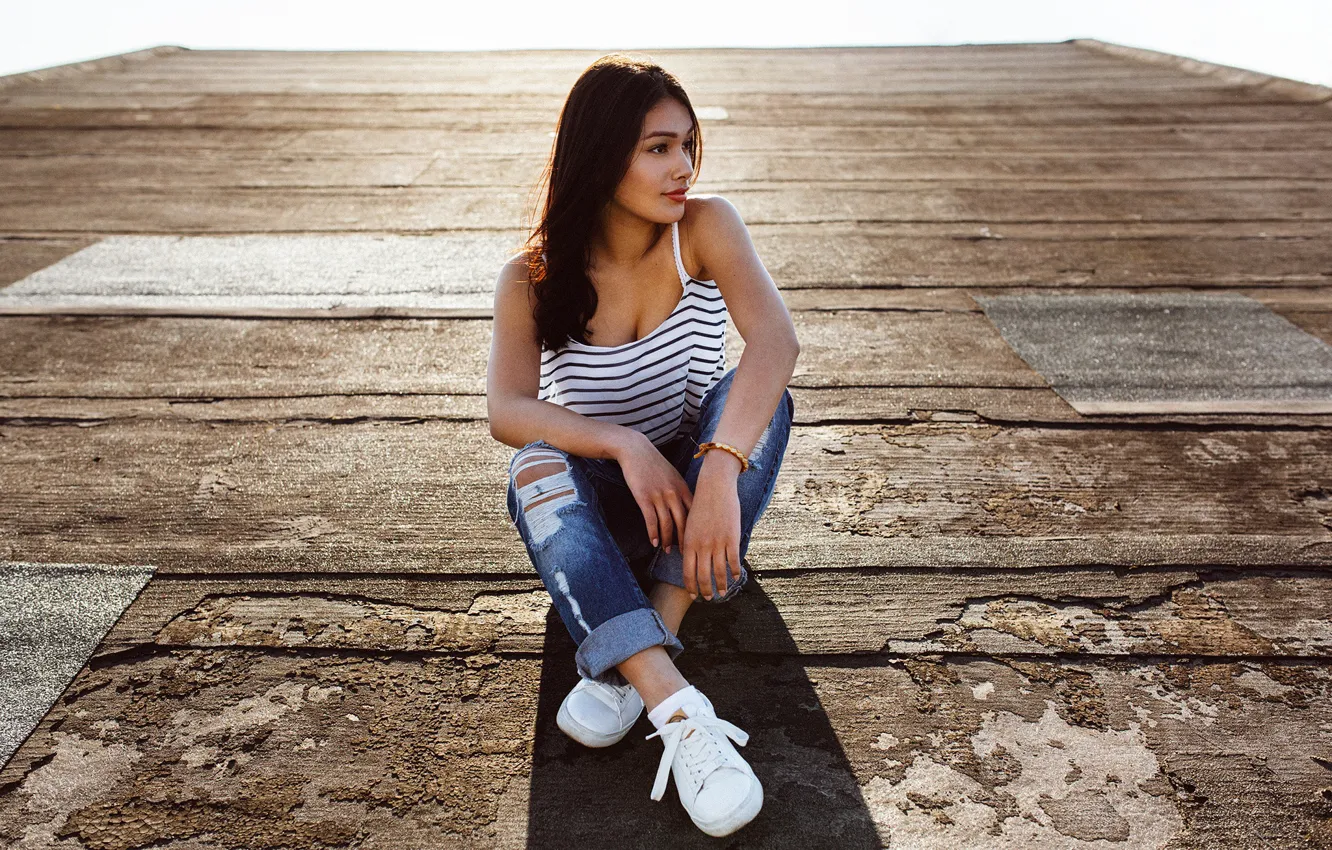 Photo wallpaper the sun, pose, model, sneakers, portrait, jeans, makeup, Mike