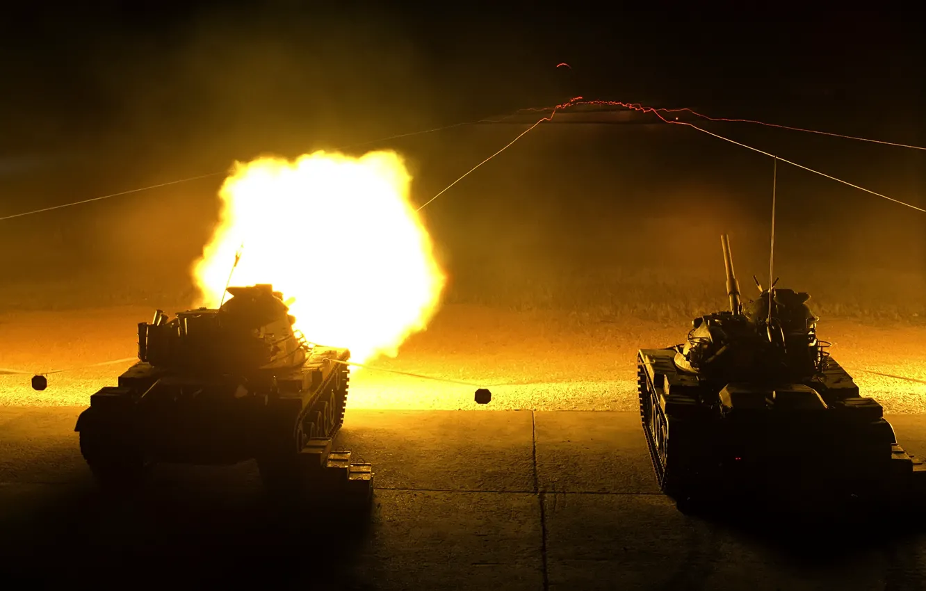 Photo wallpaper night, weapons, flash, shot, tank