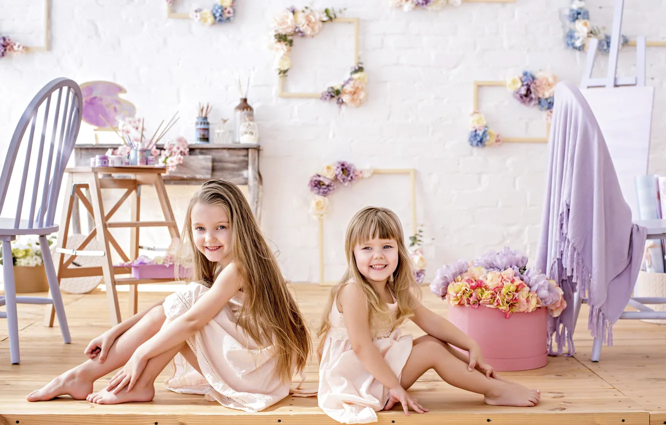 Photo wallpaper joy, flowers, smile, photo, frame, girl, sisters, sitting