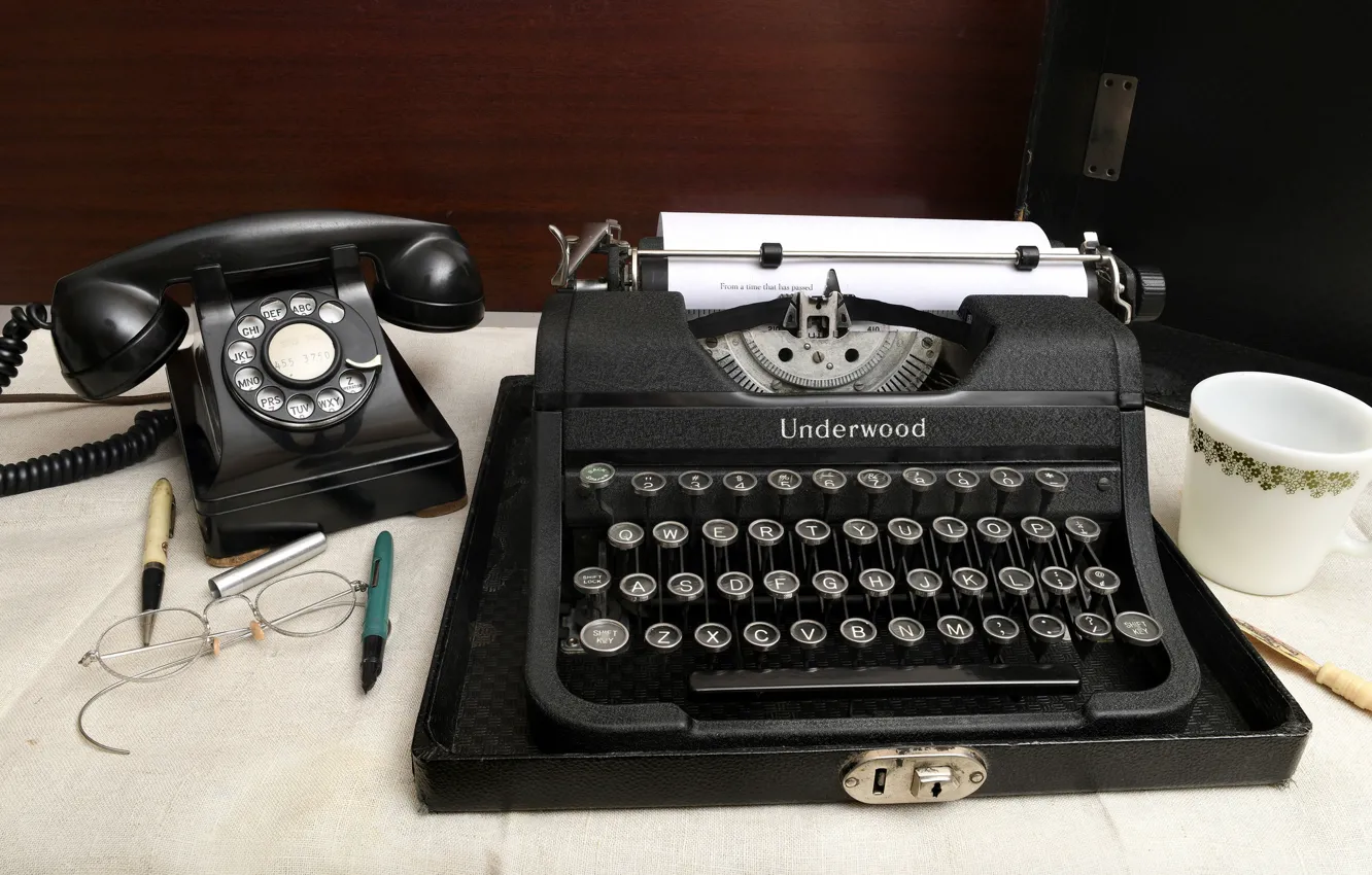 Photo wallpaper table, phone, typewriter, 1939