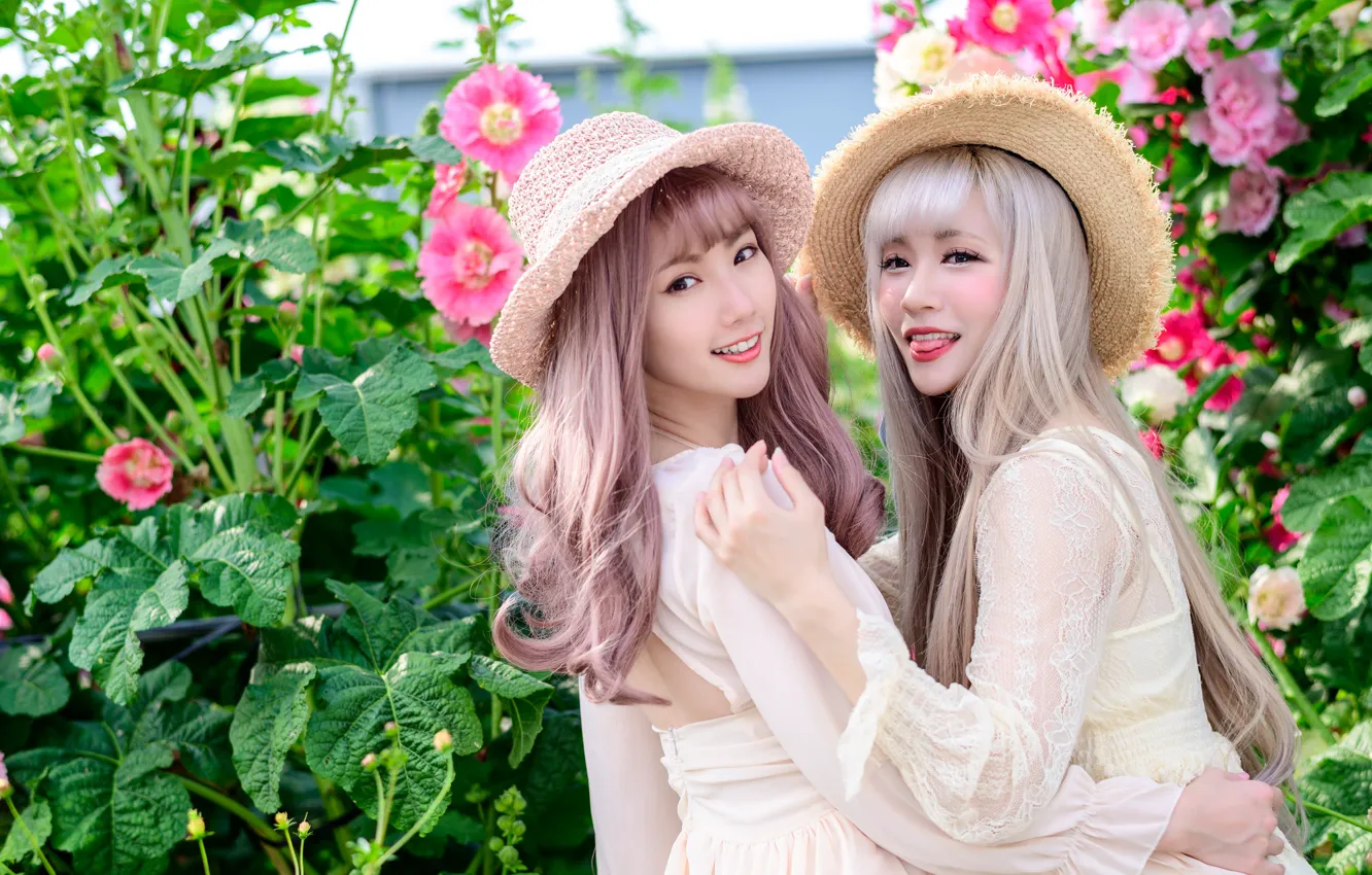 Photo wallpaper language, summer, leaves, girl, flowers, pose, smile, together