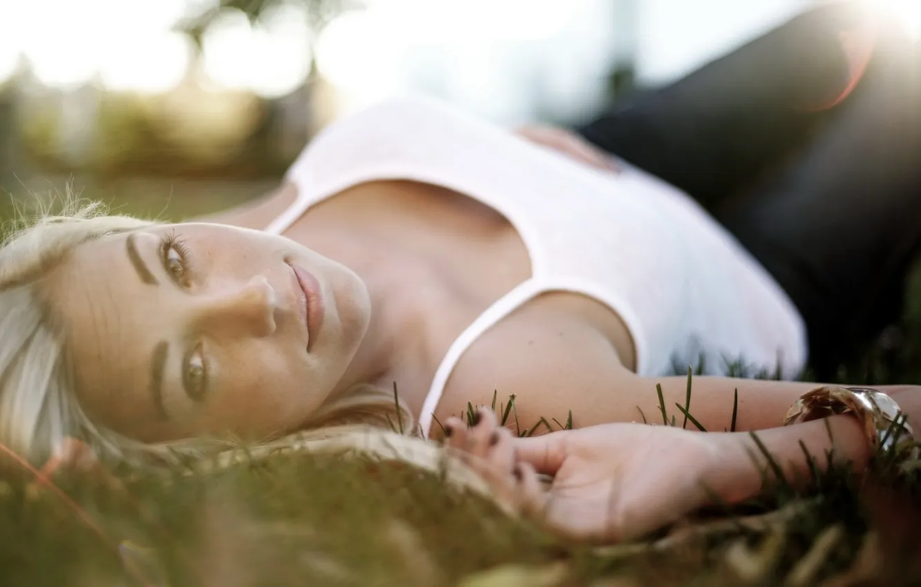Photo wallpaper grass, look, girl, blonde