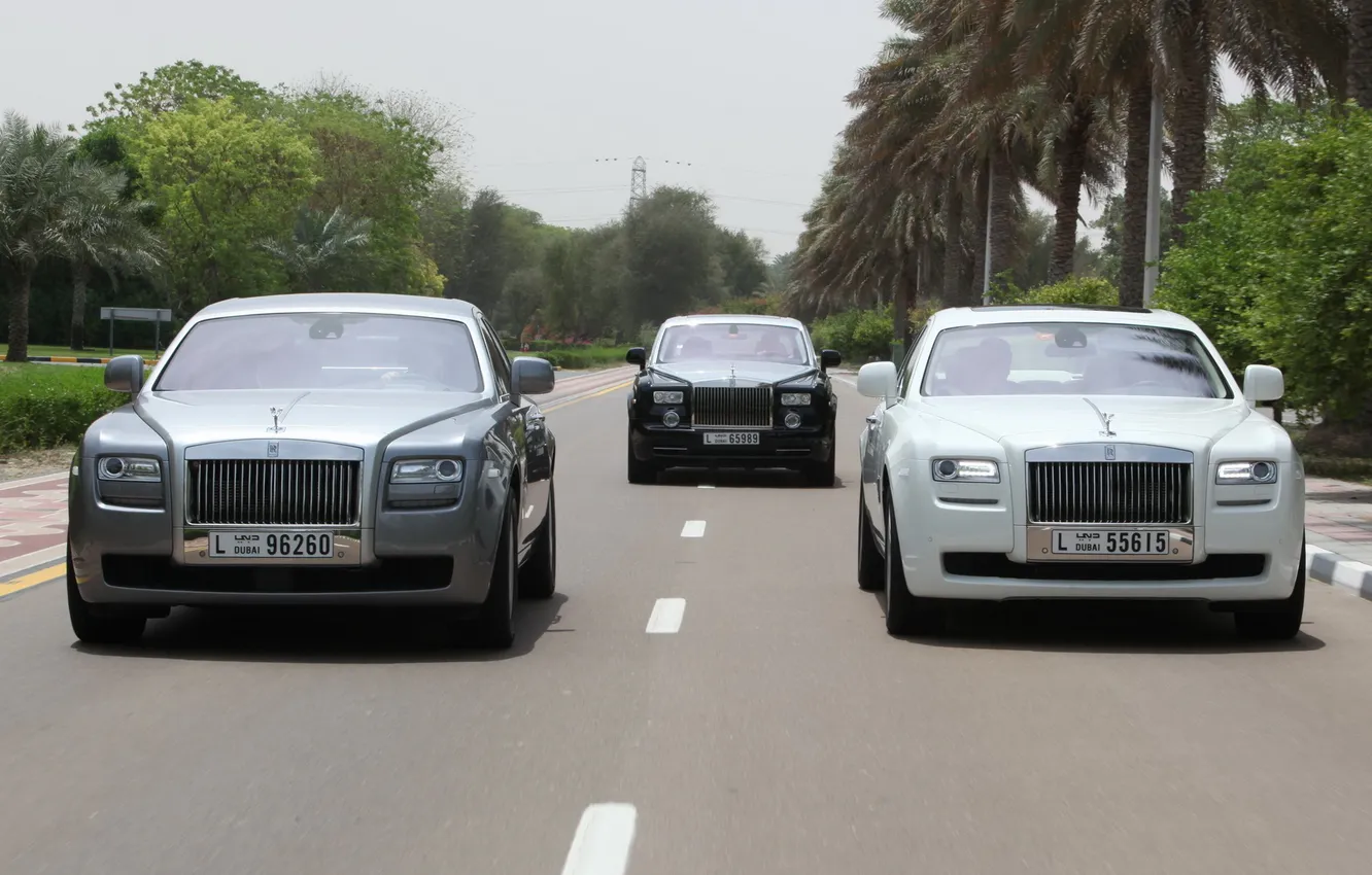 Photo wallpaper Rolls-Royce, Phantom, trio, three, rolls-Royce