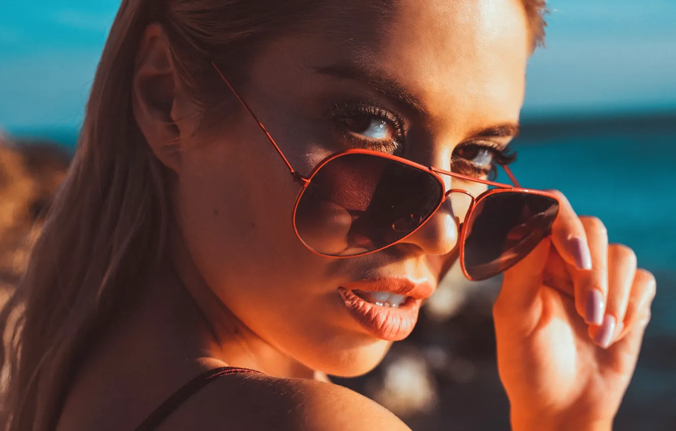 Photo wallpaper sea, look, the sun, close-up, model, portrait, makeup, glasses