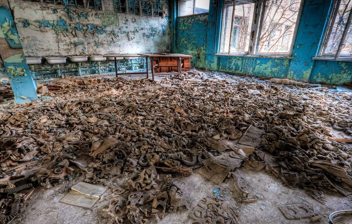 Photo wallpaper garbage, Chernobyl, masks, stuff, classroom