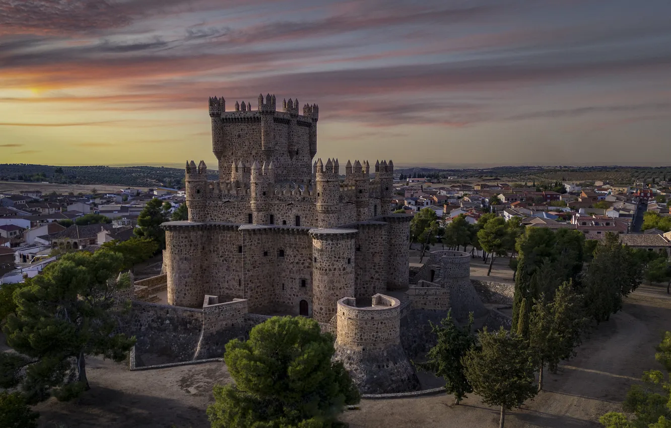 Photo wallpaper landscape, the city, castle, Spain, Castle on Guadamura