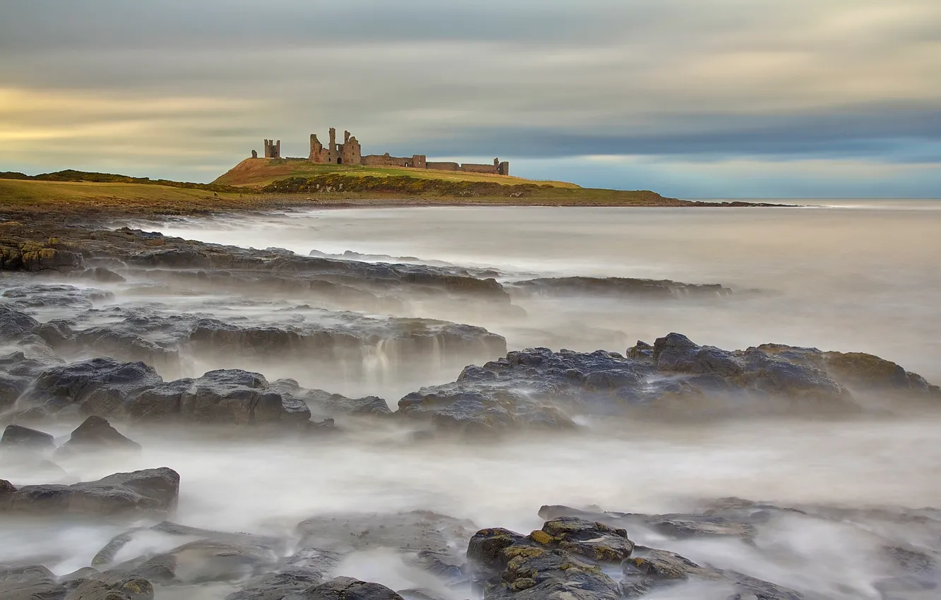 Photo wallpaper sea, shore, England, ruins, Northumberland, castle Dunstanburgh