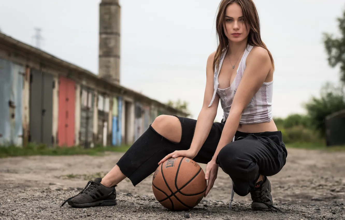 Photo wallpaper gravel, basketball, basketball, cute girl, cute girl, gravel, Model Posing, ripped jeans