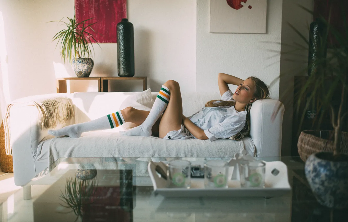 Photo wallpaper girl, pose, sofa, picture, t-shirt, blonde, legs, Alex Haala