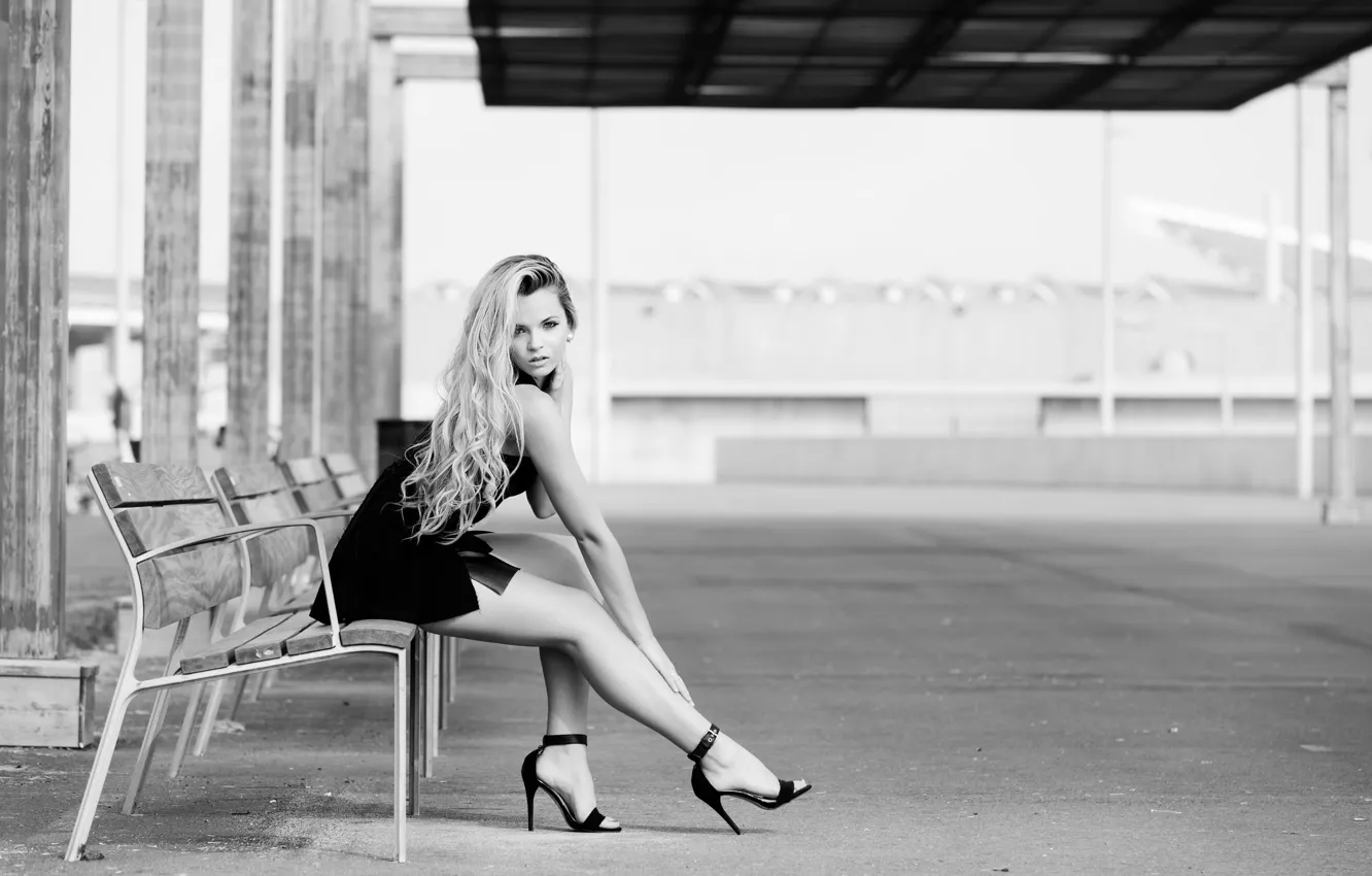 Photo wallpaper pose, street, dress, blonde, black and white, sitting