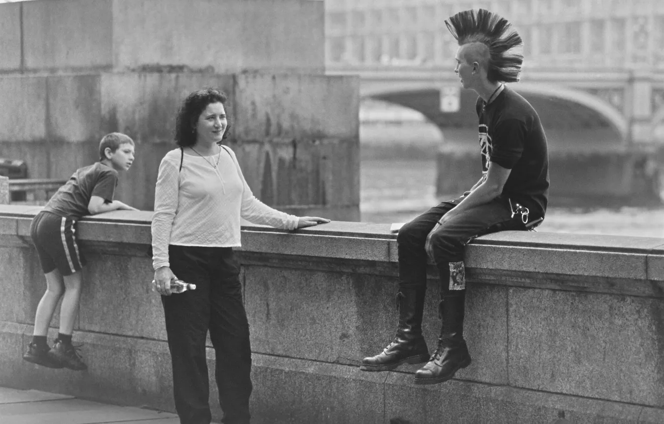 Photo wallpaper girl, punk, people, boy, guy, Mohawk, promenade, black and white photo