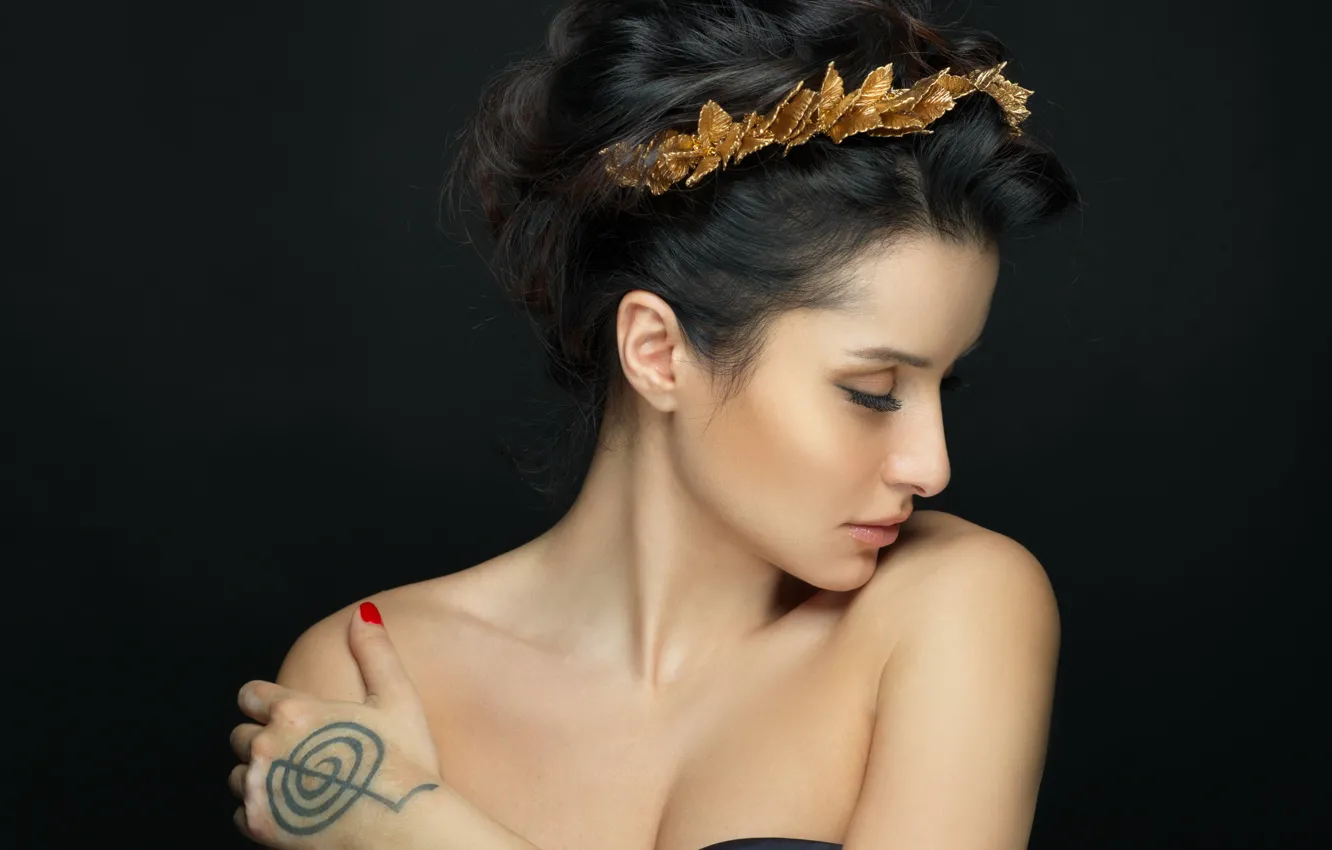 Photo wallpaper brunette, tattoo, the crown, Tina Kandelaki, Tina Kandelaki
