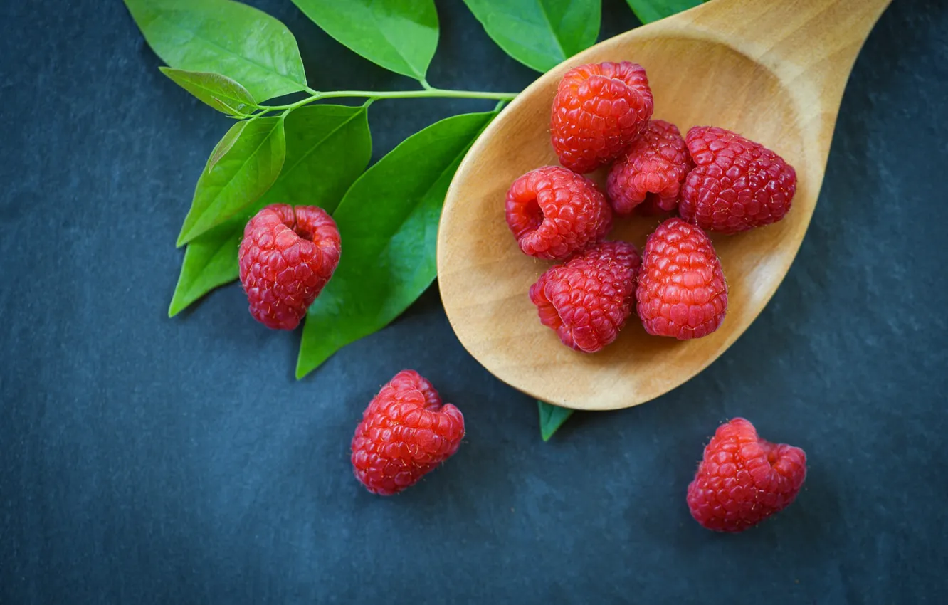 Photo wallpaper leaves, blue, berries, raspberry, background, food, spoon