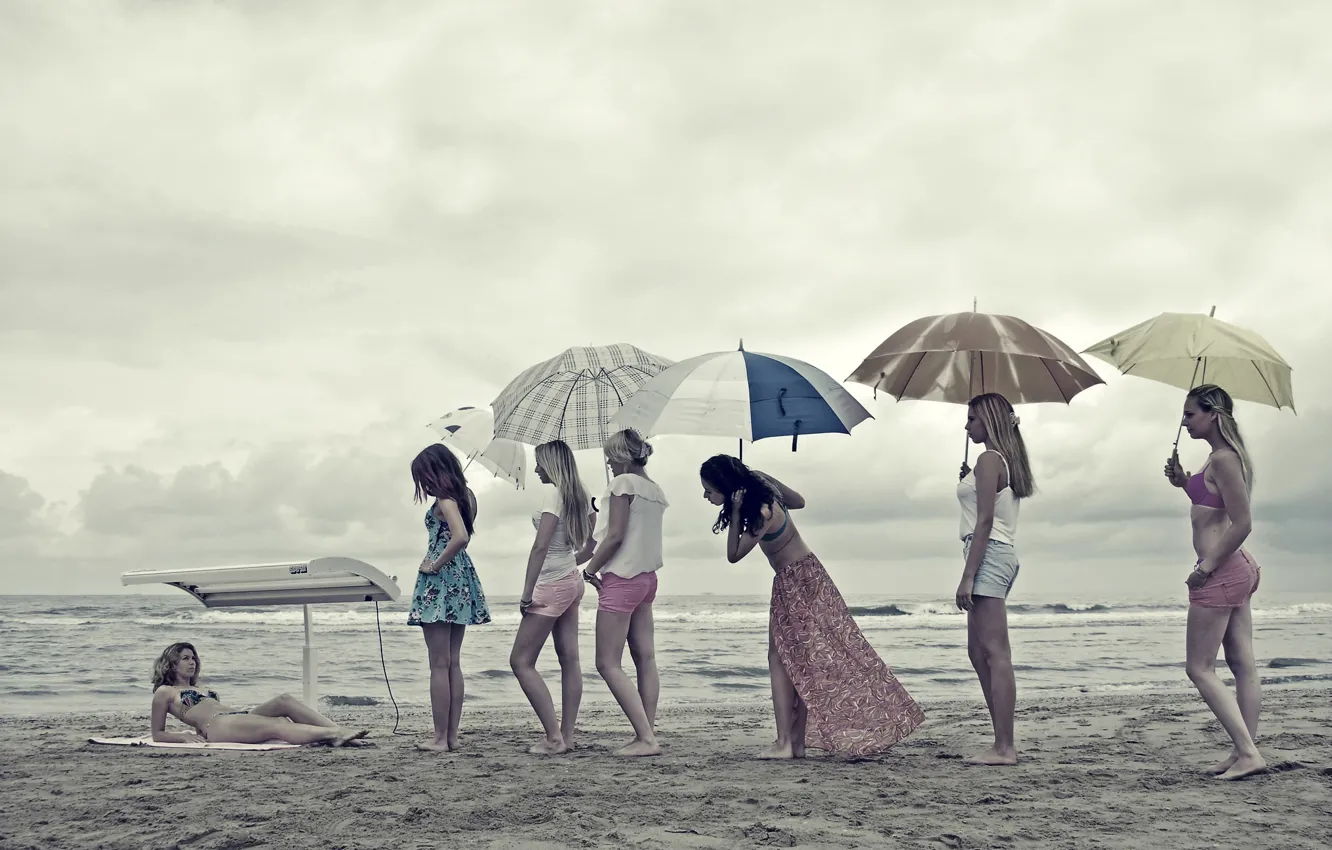 Photo wallpaper beach, girls, humor, turn