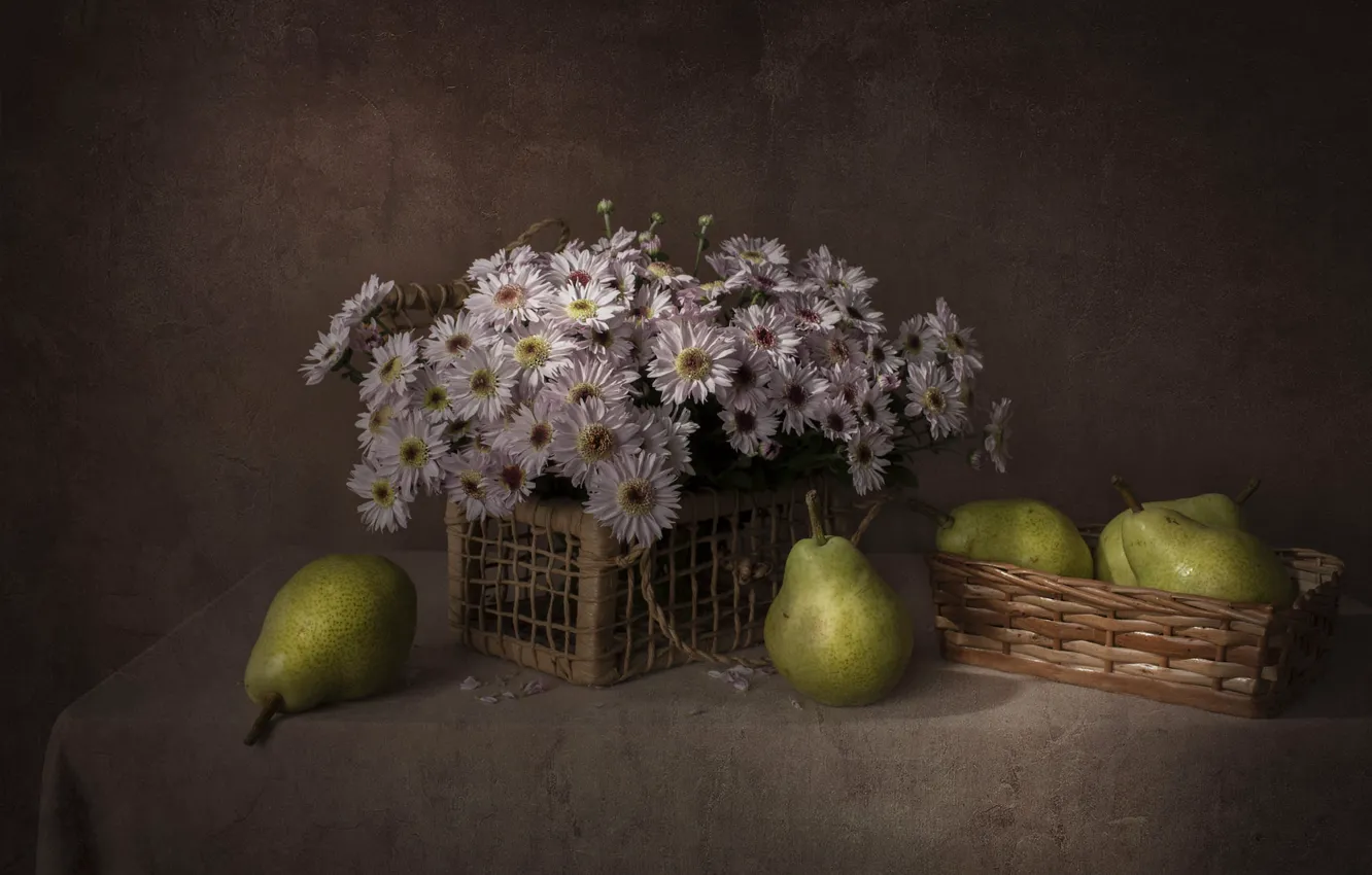 Photo wallpaper flowers, table, chamomile, bouquet, still life, network, pear, feverfew