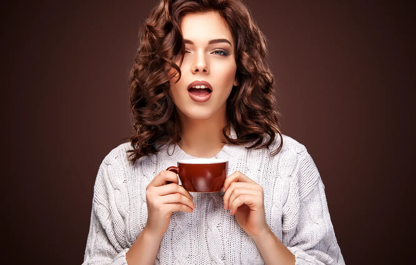 Photo wallpaper look, girl, hairstyle, Cup, wavy hair