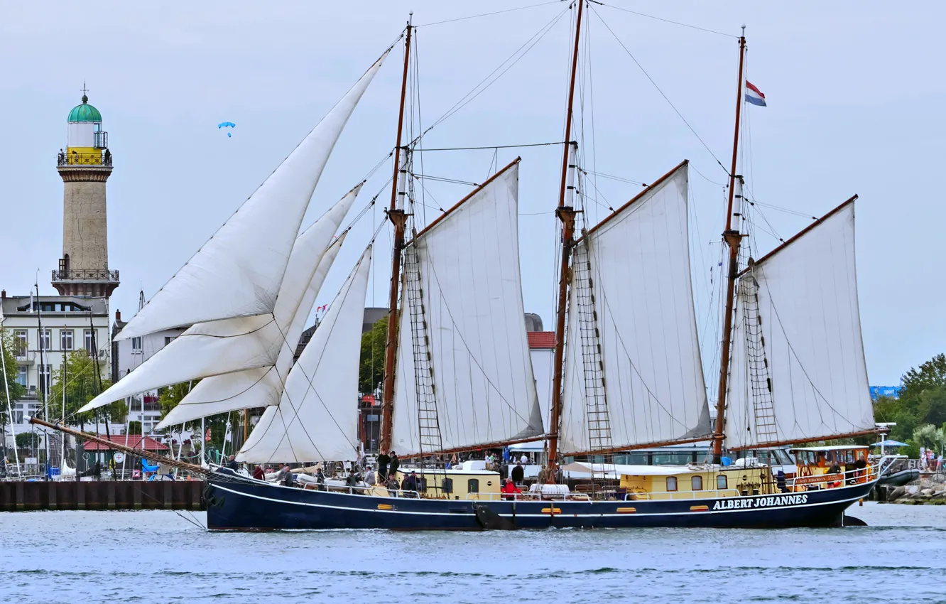 Photo wallpaper ship, port, sailing