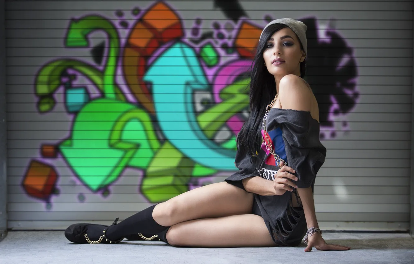 Photo wallpaper look, sexy, pose, background, graffiti, model, hat, makeup