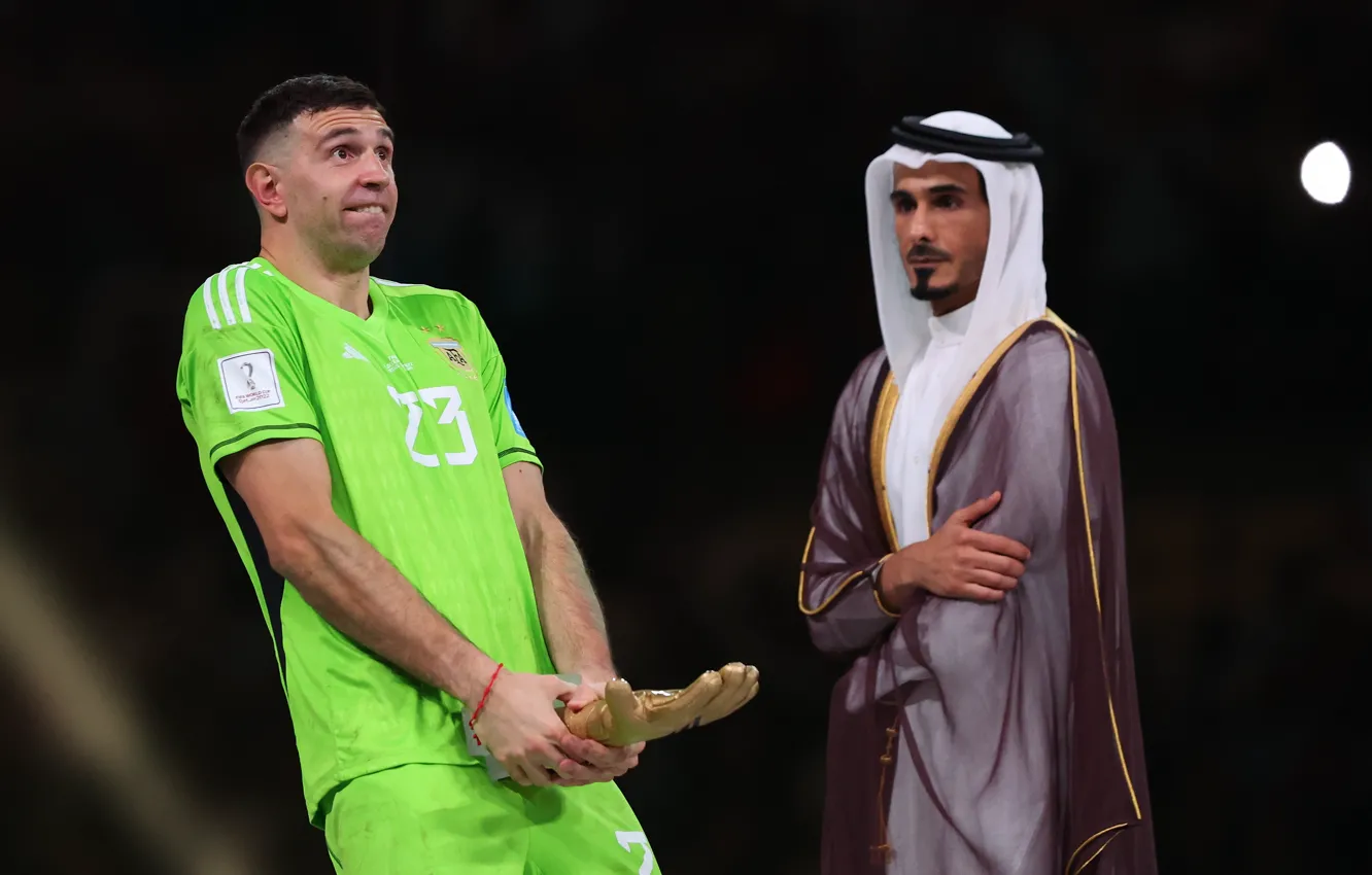 Photo wallpaper football, gesture, Emiliano Martinez, Emiliano Martinez, The golden glove