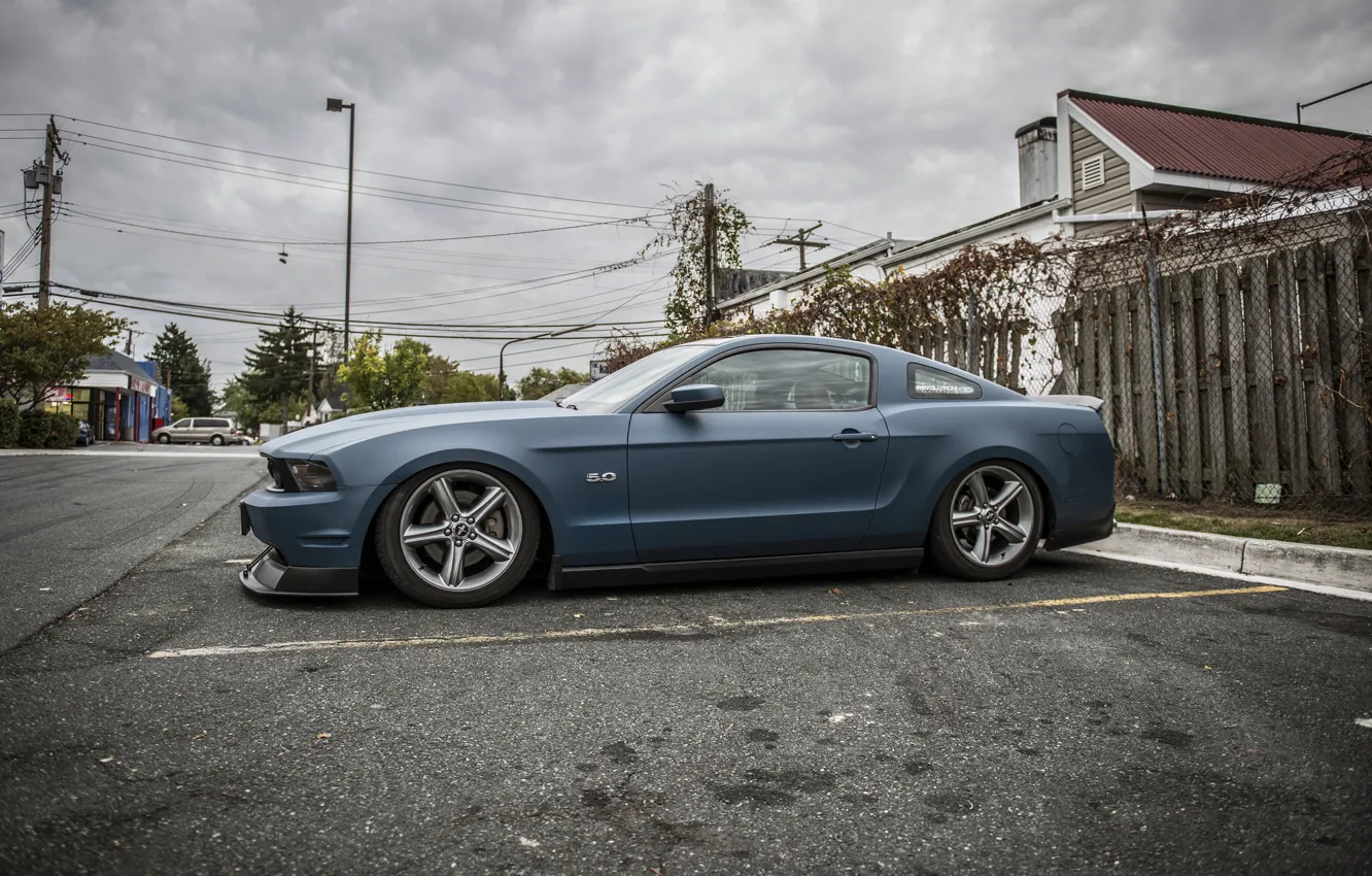 Photo wallpaper road, Mustang, Ford, drives, chrome, blue, side